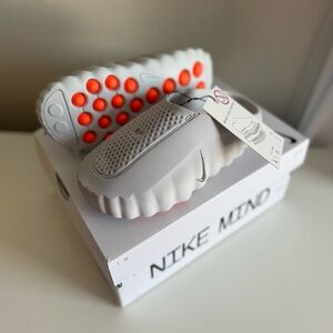 Nike Mind 001 LT Smoke Grey/Chrome US Size 5